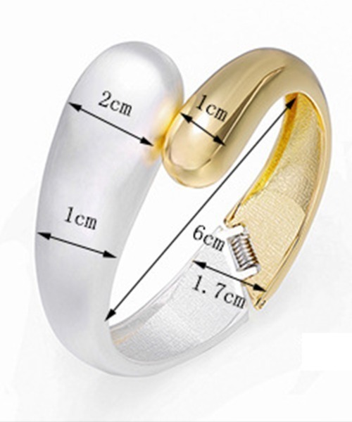 Coo+i（クーイ）の「デザインバングル（バングル/リストバンド・レディース・シルバー×ゴールド・FREE）」の4枚目の写真