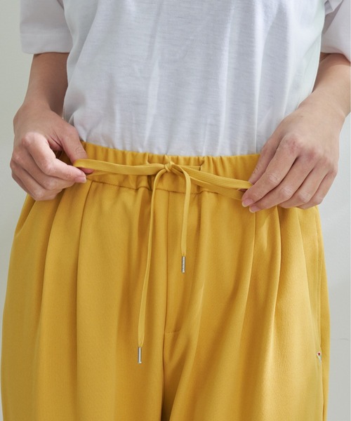 Arnold Palmer（アーノルドパーマー）の「カット ジョーゼット イージーパンツ（その他パンツ・レディース・ブラック/アイボリー/マスタード・S/M/L）」の5枚目の写真