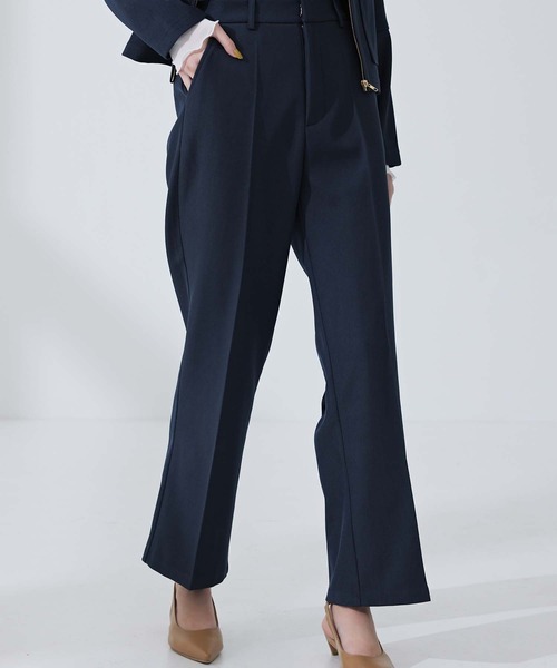 CEDNIE（セドニー）の「センタープレスストレートパンツ（その他パンツ・レディース・アイボリー/ネイビー・S/M）」の2枚目の写真