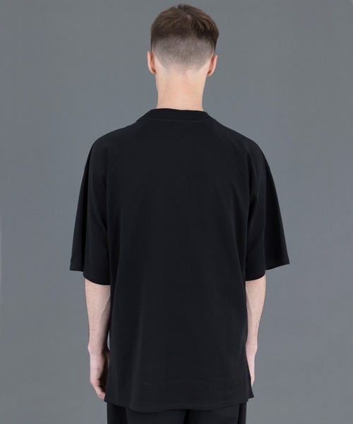 FORTUNA HOMME（フォルトゥナオム）の「FORTUNAHOMME Docking Ponti Tee（Tシャツ/カットソー・メンズ・ホワイト/ブラック・1/2）」の3枚目の写真