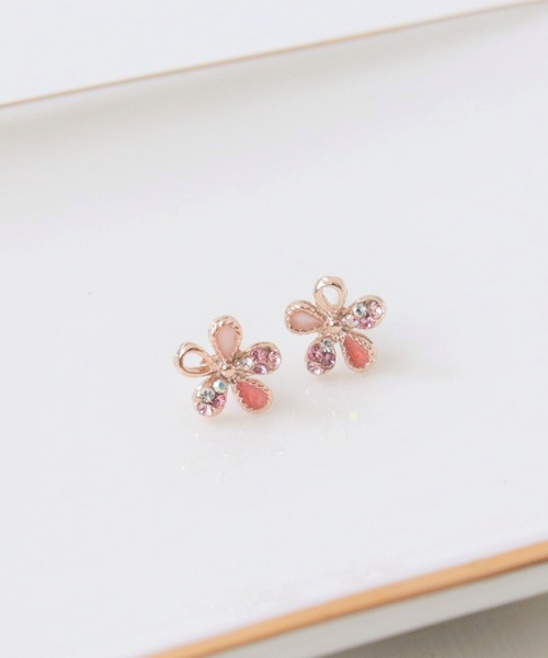 ビジュフラワーピアス（セラミックポスト）（ピアス（両耳用