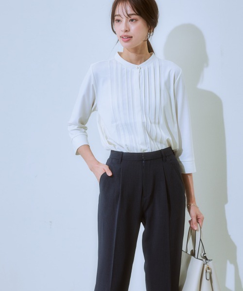 7days Life Styling(セブンデイズライフスタイリング)の「【ひんやり接触冷感】ブラウス見えシルケットポンチピンタックカットソートップス(Tシャツ/カットソー・レディース・グレイッシュベージュ/ブラック/オフホワイト/ブルーグレー/ミント・M/LL/S/L)」の6枚目の写真