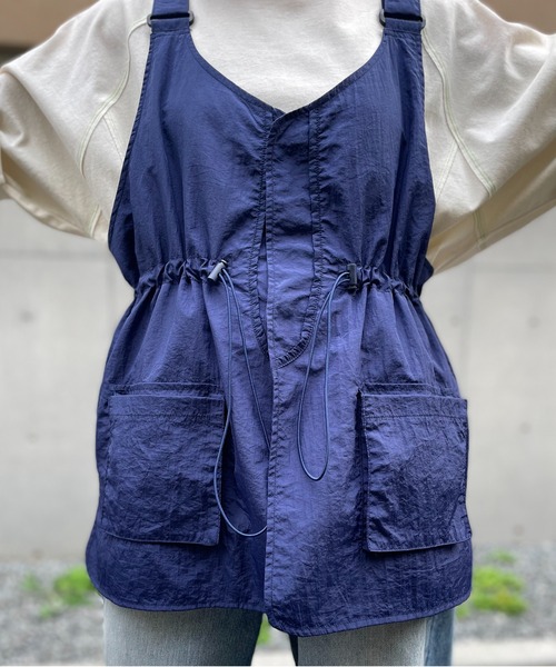 mi via loca（ミヴィアロカ）の「ドロスト ナイロンフィッシングベスト（ベスト・レディース・ネイビー/ピンク/ナチュラル/ライトカーキ/グレー・FREE）」の21枚目の写真