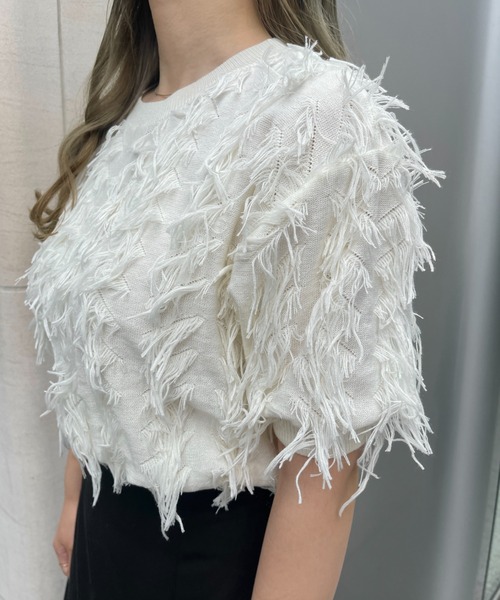 Ambre Ciel(アンブルシエル)の「フリンジパフスリーブニット/WEB/EC限定商品(ニット/セーター・レディース・ブラック/アイボリー・FREE)」の6枚目の写真