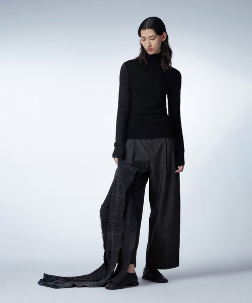 JNBY（ジェーエヌビーワイ）の「Spliced Ribbed High-neck Sweater（ニット/セーター・レディース・レッド/グレー/ブラック・38/36/40）」の7枚目の写真