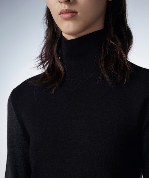 JNBY（ジェーエヌビーワイ）の「Spliced Ribbed High-neck Sweater（ニット/セーター・レディース・レッド/グレー/ブラック・38/36/40）」の5枚目の写真