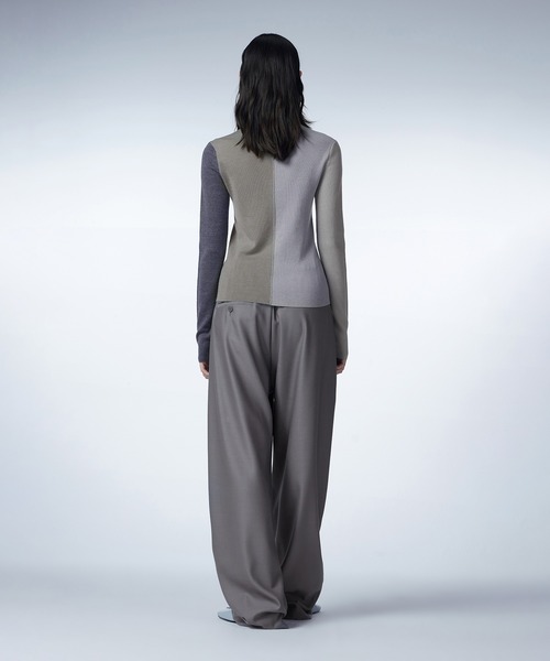 JNBY（ジェーエヌビーワイ）の「Spliced Ribbed High-neck Sweater（ニット/セーター・レディース・レッド/グレー/ブラック・38/36/40）」の17枚目の写真