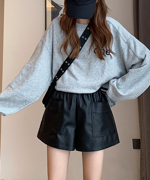 GLAMOROUS JANE（グラマラスジェーン）の「合成皮革ポケ付ショートパンツ（その他パンツ・レディース・ブラック・S/M/L）」の2枚目の写真