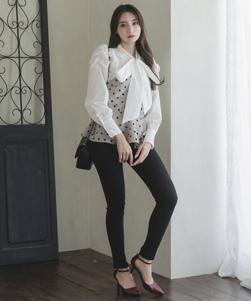 Julia Boutique(ジュリアブティック)の「3連ボタンハイウエストスキニーパンツ/23531(その他パンツ・レディース・ブラック・L/M/S)」の9枚目の写真