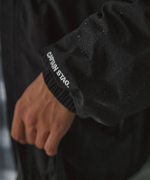 CAPTAIN STAG(キャプテンスタッグ)の「【THE CRAFT CREW PRODUCTS×CAPTAIN STAG】別注 ビッグシルエット 撥水ナイロンマウンテンジャケット(マウンテンパーカー・メンズ・チャコール/ブルー/モカ/ブラック・M/L/S)」の12枚目の写真