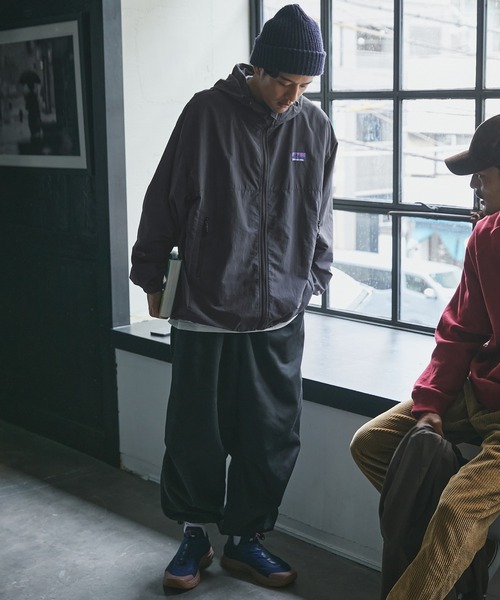 CAPTAIN STAG(キャプテンスタッグ)の「【THE CRAFT CREW PRODUCTS×CAPTAIN STAG】別注 ビッグシルエット 撥水ナイロンマウンテンジャケット(マウンテンパーカー・メンズ・チャコール/ブルー/モカ/ブラック・M/L/S)」の19枚目の写真