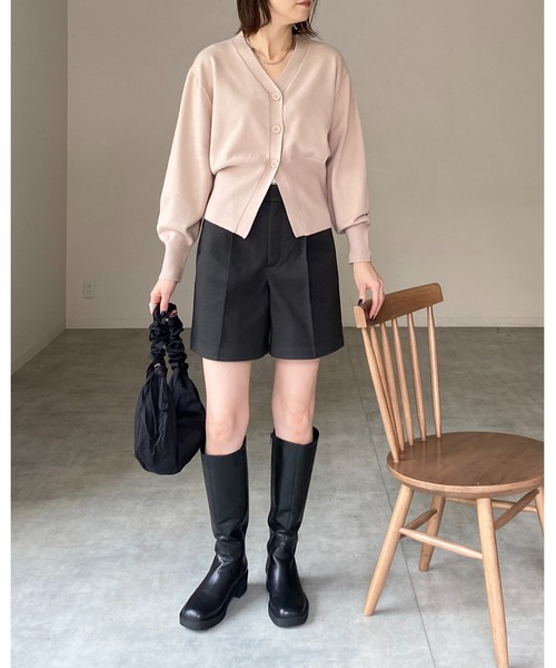She's Closet（シーズクローゼット）の「ボリュームスリーブショート丈Vネックウエストシェイプペプラムニットカーディガン（カーディガン/ボレロ・レディース・アイボリー/グレイッシュベージュ/杢グレー/ブラック・FREE）」の18枚目の写真