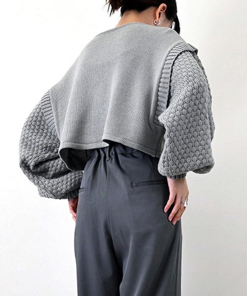 STYLEBLOCK(スタイルブロック)の「ポップコーン編みスリーブニットショートプルオーバー(ニット/セーター・レディース・ブラック/レッド/アイボリー/グレー・M)」の8枚目の写真