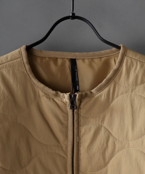 SITRY（シトリー）の「65/35 ripstop fiber down jacket/ナイロン リップストップ キルティング ファイバーダウンジャケット（ノーカラージャケット・メンズ・カーキ/ベージュ/ブラック・XL/L/M）」の4枚目の写真