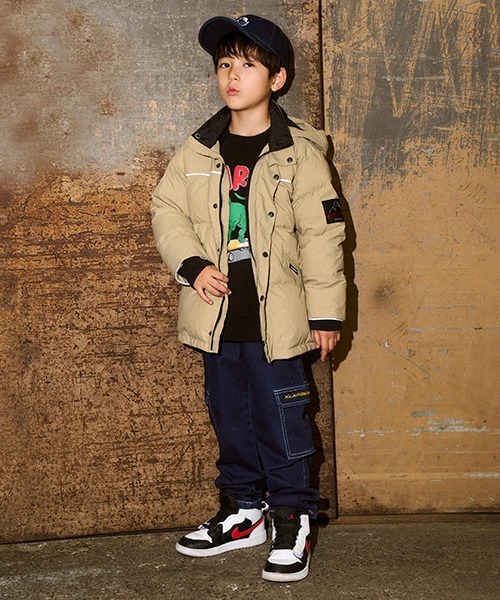 XLARGE KIDS（エクストララージキッズ）の「スケボー恐竜