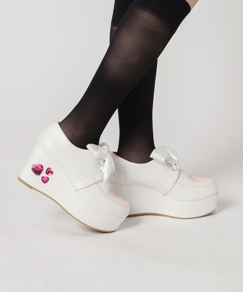 cs T&P(シーエスティーアンドピー)の「◆厚底キラキラハート付きパンプス(パンプス・レディース・ホワイト/ブラック・M/LL/L/S)」の19枚目の写真