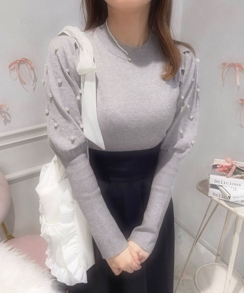 apres jour(アプレジュール)の「French girly collection パールスリーブニットプルオーバー【ZOZOTOWN限定アイテム】(ニット/セーター・レディース・グレー/ピンク/オフホワイト・X-LARGE/フリー)」の2枚目の写真