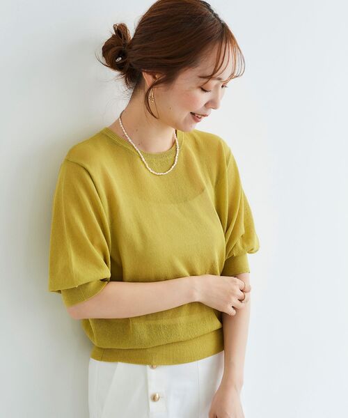 le.coeur blanc（ルクールブラン）の「ウォッシャブルクルーネックシアーニット（ニット/セーター・レディース・ブルー/イエロー/ブラック/オフホワイト・38）」の7枚目の写真