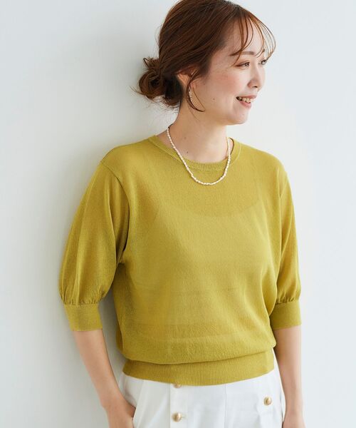 le.coeur blanc（ルクールブラン）の「ウォッシャブルクルーネックシアーニット（ニット/セーター・レディース・ブルー/イエロー/ブラック/オフホワイト・38）」の8枚目の写真