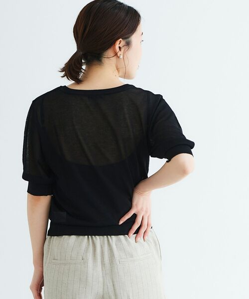 le.coeur blanc（ルクールブラン）の「ウォッシャブルクルーネックシアーニット（ニット/セーター・レディース・ブルー/イエロー/ブラック/オフホワイト・38）」の11枚目の写真