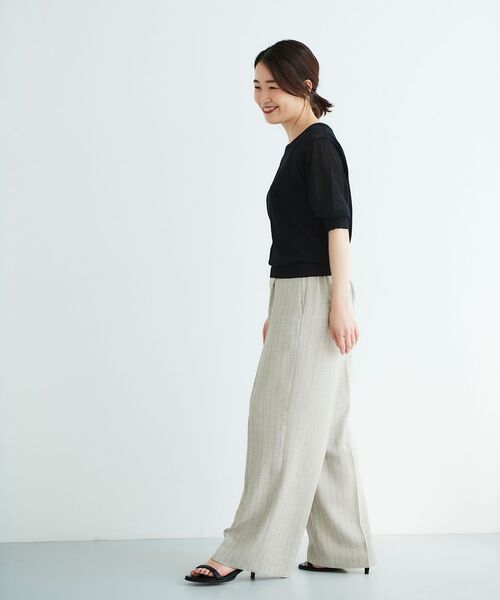 le.coeur blanc（ルクールブラン）の「ウォッシャブルクルーネックシアーニット（ニット/セーター・レディース・ブルー/イエロー/ブラック/オフホワイト・38）」の16枚目の写真