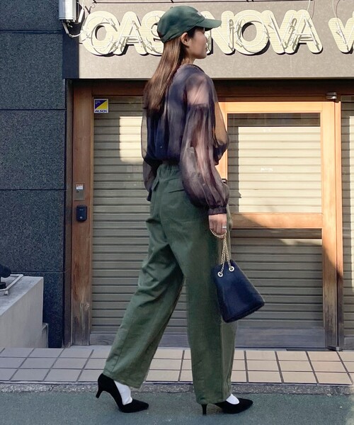 fredy emue（フレディエミュ）の「シアー衿ギャザー前開きブラウス（シャツ/ブラウス・レディース・アイボリー/サックスブルー/チャコールグレー・38）」の20枚目の写真