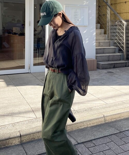 fredy emue（フレディエミュ）の「シアー衿ギャザー前開きブラウス（シャツ/ブラウス・レディース・アイボリー/サックスブルー/チャコールグレー・38）」の18枚目の写真