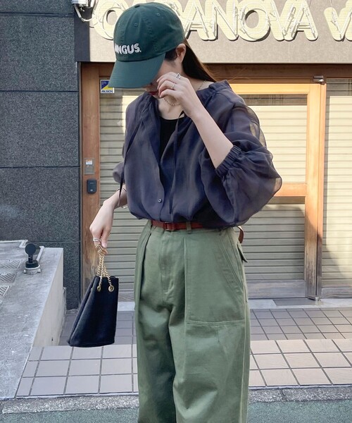 fredy emue（フレディエミュ）の「シアー衿ギャザー前開きブラウス（シャツ/ブラウス・レディース・アイボリー/サックスブルー/チャコールグレー・38）」の15枚目の写真