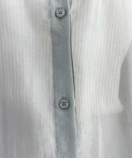 fredy emue（フレディエミュ）の「シアー衿ギャザー前開きブラウス（シャツ/ブラウス・レディース・アイボリー/サックスブルー/チャコールグレー・38）」の6枚目の写真