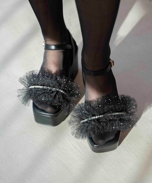 MAJESTIC LEGON（マジェスティックレゴン）の「【WEB限定S/XLサイズあり】チュール×パール厚底サンダル（サンダル・レディース・ブラック/オフホワイト・SMALL/MEDIUM/LARGE/X-LARGE）」の22枚目の写真