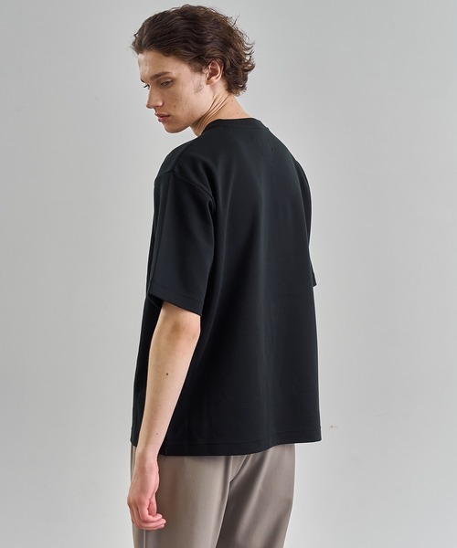 UNITED TOKYO（ユナイテッドトウキョウ）の「【残りわずか】アウトラスト ポケットTシャツ　温度調整素材｜NASA開発｜暑さ対策｜夏服｜速乾｜防シワ｜伸縮性｜洗濯可能（Tシャツ/カットソー・メンズ・ブラック/ホワイト/ライトブルーグレー/ダークグレー・1/2/3）」の12枚目の写真