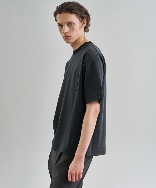 UNITED TOKYO（ユナイテッドトウキョウ）の「アウトラスト ポケットTシャツ　温度調整素材｜NASA開発（Tシャツ/カットソー・メンズ・ブラック/ホワイト/ライトブルーグレー/ダークグレー・1/2/3）」の10枚目の写真