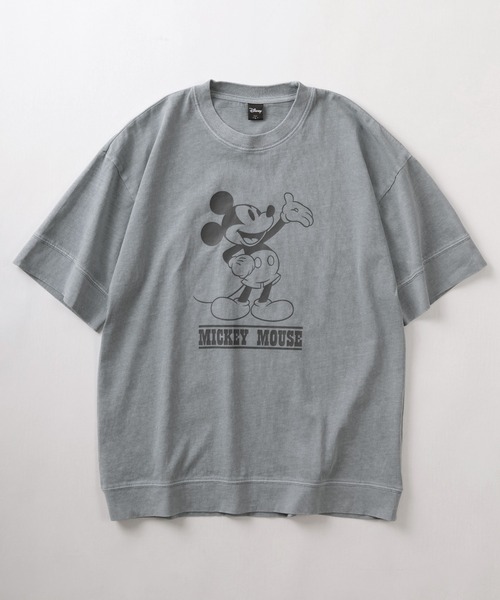 Disney(ディズニー)の「【Disney/ディズニー】ミッキーマウスBIGイラスト&バックメッセージプリントデザイン ヴィンテージテイスト クルーネックTシャツ/半袖Tシャツ(Tシャツ/カットソー・レディース・グレイッシュブルー/スモークピンク/ブラック・M/L/XL)」の4枚目の写真