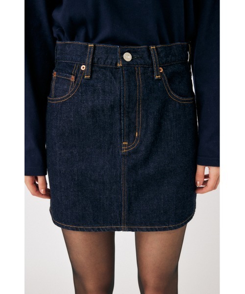 MOUSSY(マウジー)の「DENIM ミニスカート(スカート・レディース・ワンウォッシュ/ブラック・0/1/2)」の2枚目の写真