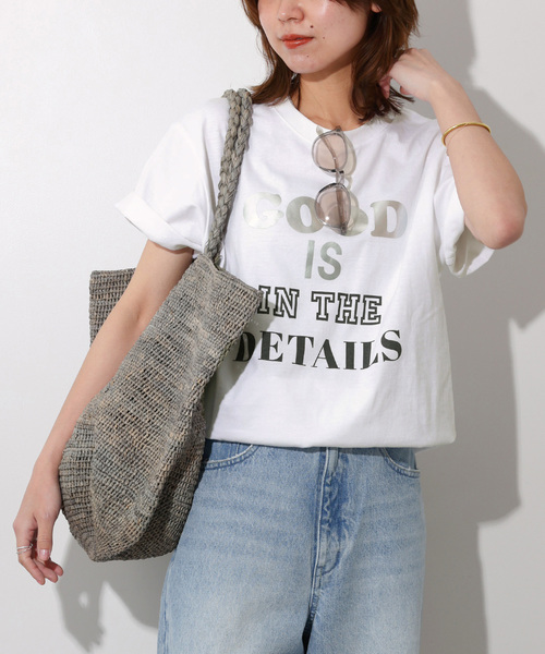 JOURNAL STANDARD relume(ジャーナルスタンダード レリューム)の「《再入荷!》1枚でおしゃれ感が漂う。箔プリントハーフスリーブロゴTEE(Tシャツ/カットソー・レディース・ホワイト/ホワイト×ホワイト/ホワイト系その他・FREE)」の3枚目の写真