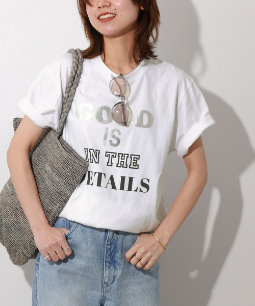 JOURNAL STANDARD relume(ジャーナルスタンダード レリューム)の「《再入荷!》1枚でおしゃれ感が漂う。箔プリントハーフスリーブロゴTEE(Tシャツ/カットソー・レディース・ホワイト/ホワイト×ホワイト/ホワイト系その他・FREE)」の7枚目の写真