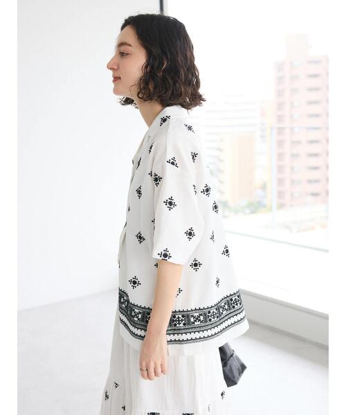 CRAFT STANDARD BOUTIQUE(クラフトスタンダードブティック)の「パネル刺繍開襟シャツ(シャツ/ブラウス・レディース・ブラック/オフホワイト・FREE)」の7枚目の写真