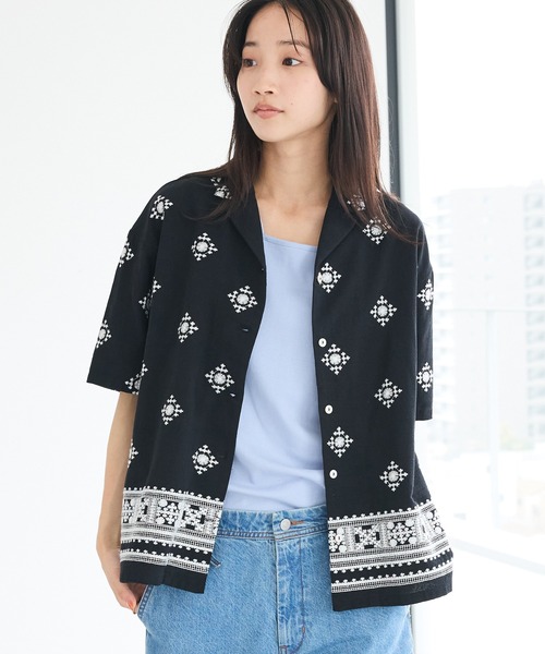 CRAFT STANDARD BOUTIQUE(クラフトスタンダードブティック)の「パネル刺繍開襟シャツ(シャツ/ブラウス・レディース・ブラック/オフホワイト・FREE)」の2枚目の写真