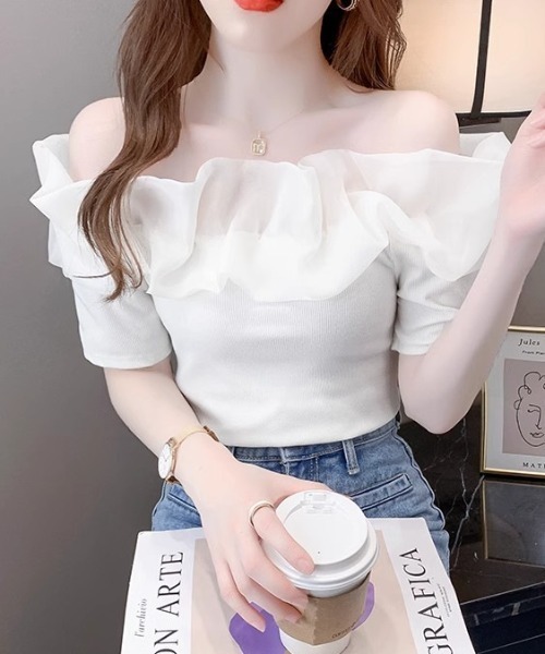 tolene(トレネ)の「シアーフリル使いオフショルダートップス(Tシャツ/カットソー・レディース・ブラック/ホワイト・FREE)」の3枚目の写真