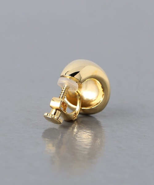 UNITED ARROWS（ユナイテッドアローズ）の「ドロップシェイプ イヤリング（イヤリング・レディース・ゴールド/シルバー・FREE）」の5枚目の写真