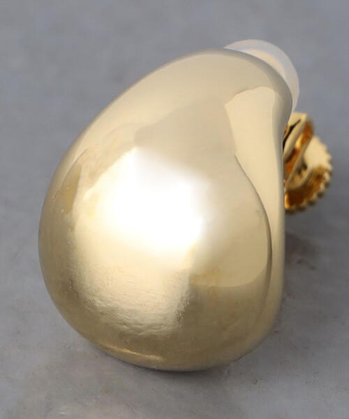 UNITED ARROWS（ユナイテッドアローズ）の「ドロップシェイプ イヤリング（イヤリング・レディース・ゴールド/シルバー・FREE）」の4枚目の写真