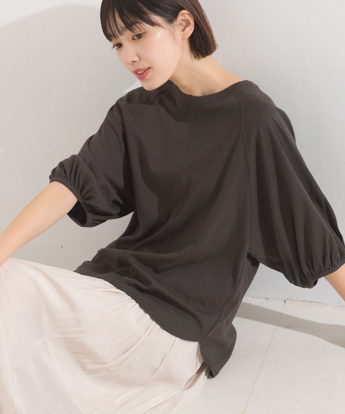 OMNES(オムネス)の「汗じみ防止UV 袖ボリューム半袖プルオーバーTシャツ(Tシャツ/カットソー・レディース・ホワイト/ベージュ/ブラック/サックスブルー・FREE)」の2枚目の写真