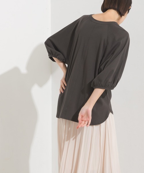 OMNES(オムネス)の「汗じみ防止UV 袖ボリューム半袖プルオーバーTシャツ(Tシャツ/カットソー・レディース・ホワイト/ベージュ/ブラック/サックスブルー・FREE)」の22枚目の写真