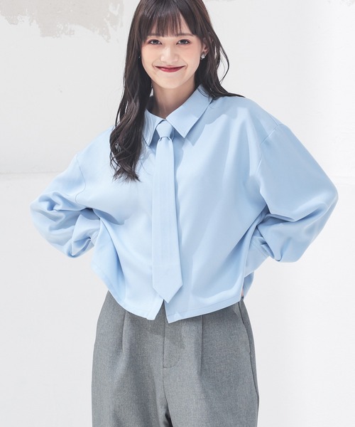 Honeys（ハニーズ）の「ネクタイ付きシャツ（シャツ/ブラウス・レディース・ブラック/ブルー/チャコールグレー/ホワイト・S/M/L）」の4枚目の写真