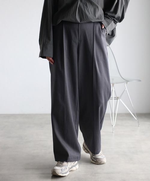 meilmada（メイルマダ）の「バックゴムタックワイドパンツ（スラックス・レディース・チャコールグレー/グレイッシュベージュ・FREE）」の11枚目の写真
