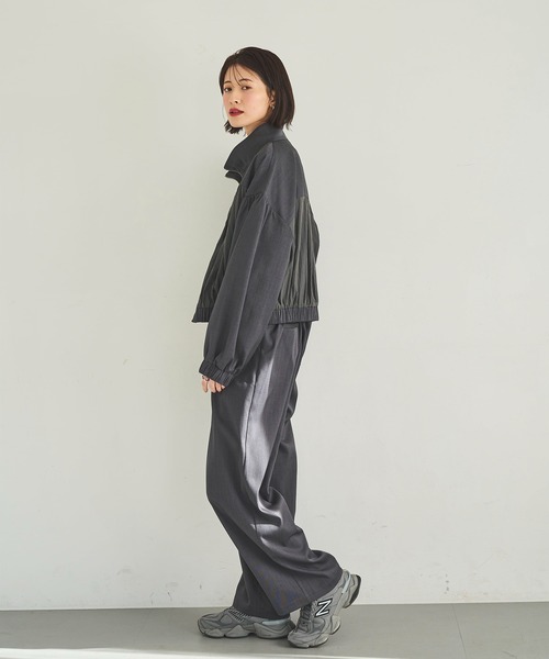 meilmada（メイルマダ）の「バックゴムタックワイドパンツ（スラックス・レディース・チャコールグレー/グレイッシュベージュ・FREE）」の4枚目の写真