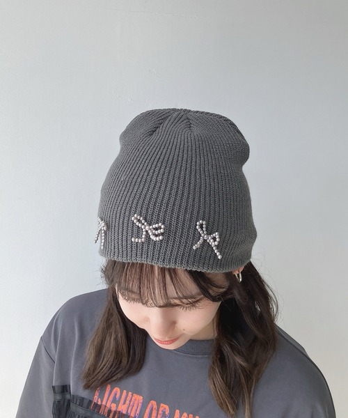 AS KNOW AS plus（アズノゥアズプラス）の「☆リボンモチーフニット帽（ニットキャップ/ビーニー・レディース・ブラック系/アイボリー/ホワイト系/ブラック/グレー/グレー系・FREE）」の5枚目の写真