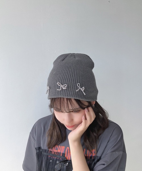 AS KNOW AS plus（アズノゥアズプラス）の「☆リボンモチーフニット帽（ニットキャップ/ビーニー・レディース・ブラック系/アイボリー/ホワイト系/ブラック/グレー/グレー系・FREE）」の16枚目の写真