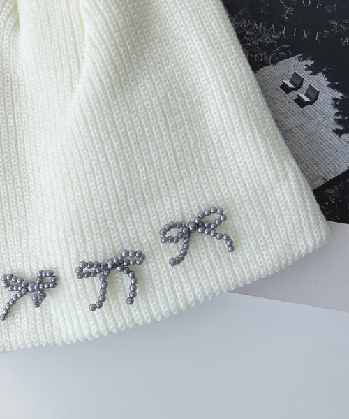 AS KNOW AS plus（アズノゥアズプラス）の「☆リボンモチーフニット帽（ニットキャップ/ビーニー・レディース・ブラック系/アイボリー/ホワイト系/ブラック/グレー/グレー系・FREE）」の21枚目の写真
