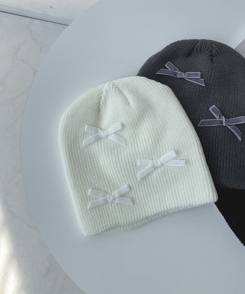 AS KNOW AS plus（アズノゥアズプラス）の「☆リボンモチーフニット帽（ニットキャップ/ビーニー・レディース・ブラック系/アイボリー/ホワイト系/ブラック/グレー/グレー系・FREE）」の10枚目の写真